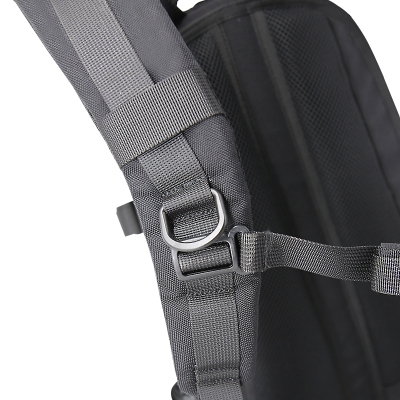 Adjustable shoulder straps 